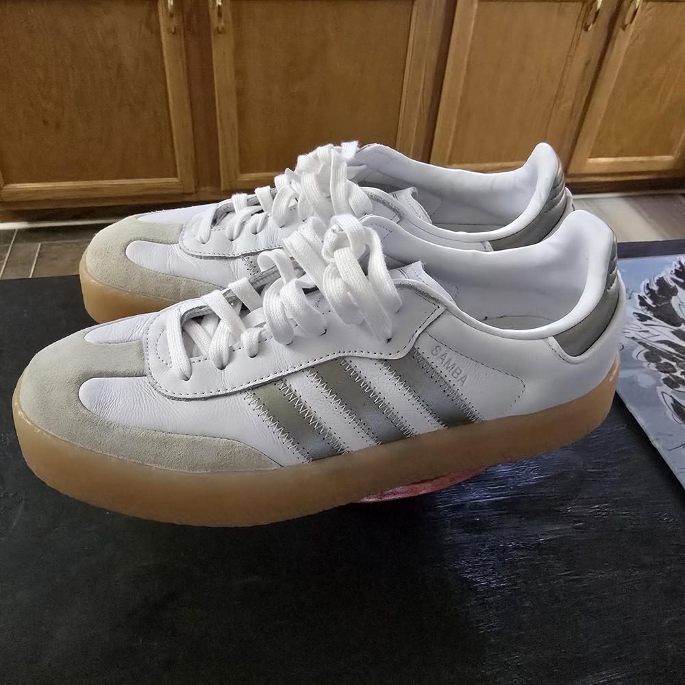 Adidas Men's White and Gray Sneakers with Gum Sole